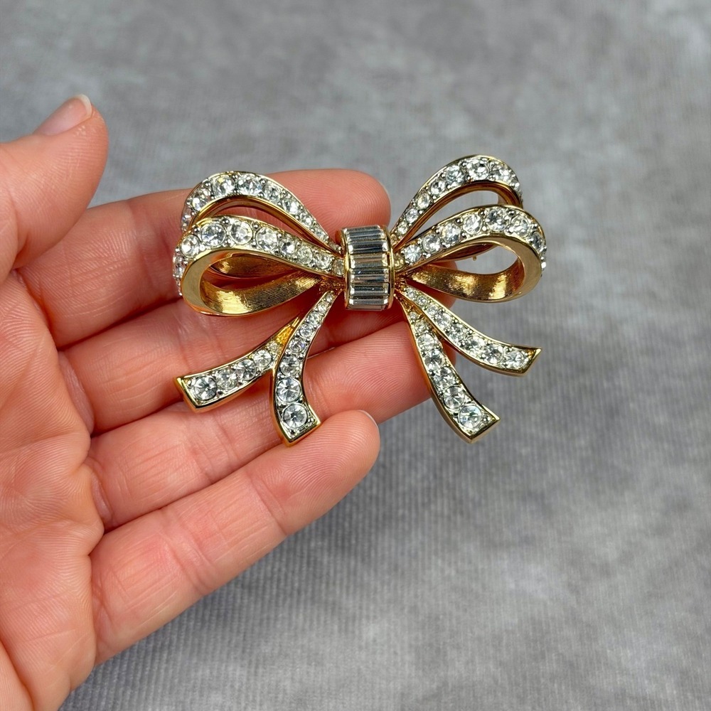 Vintage Swarovski Gold Tone Crystal-Embellished Double Bow Coquette Style Brooch